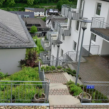 In The Centre Of With View * ヴィリンゲン